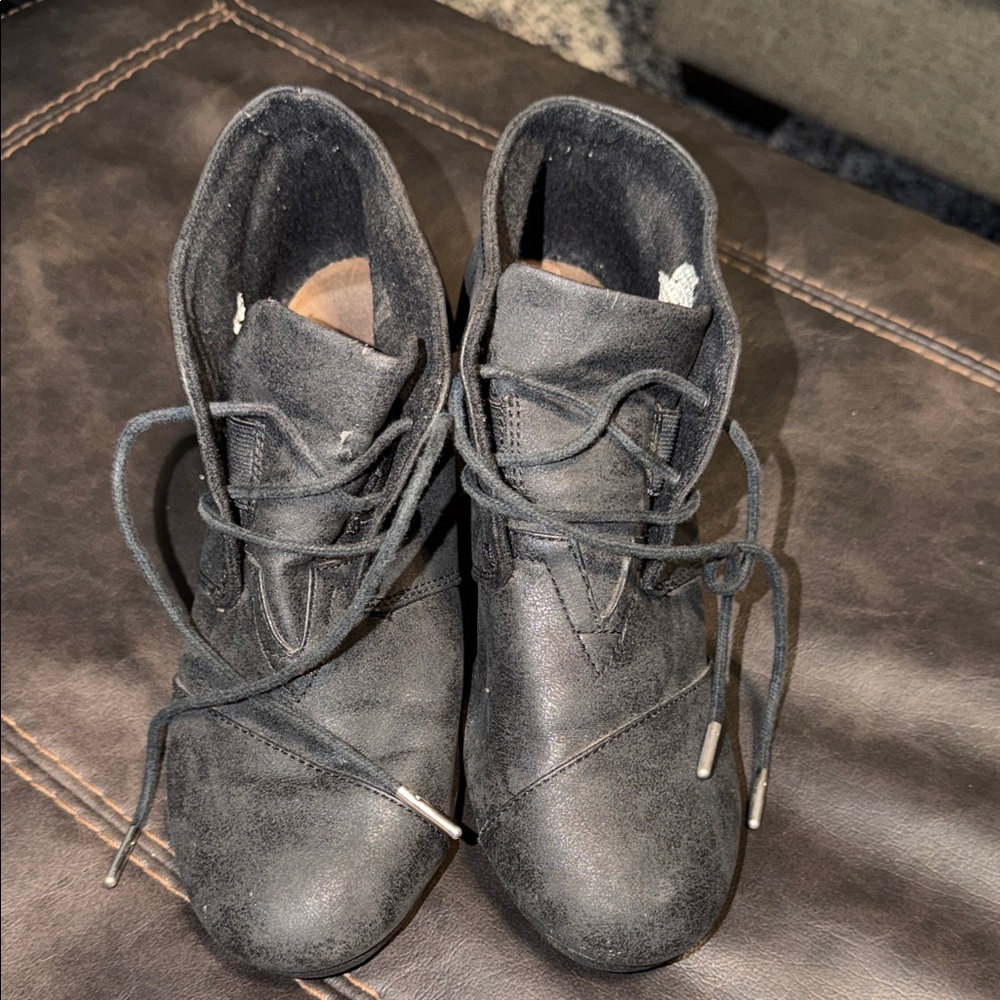 Toms Women's Matte Black Ankle Wedge Bootie